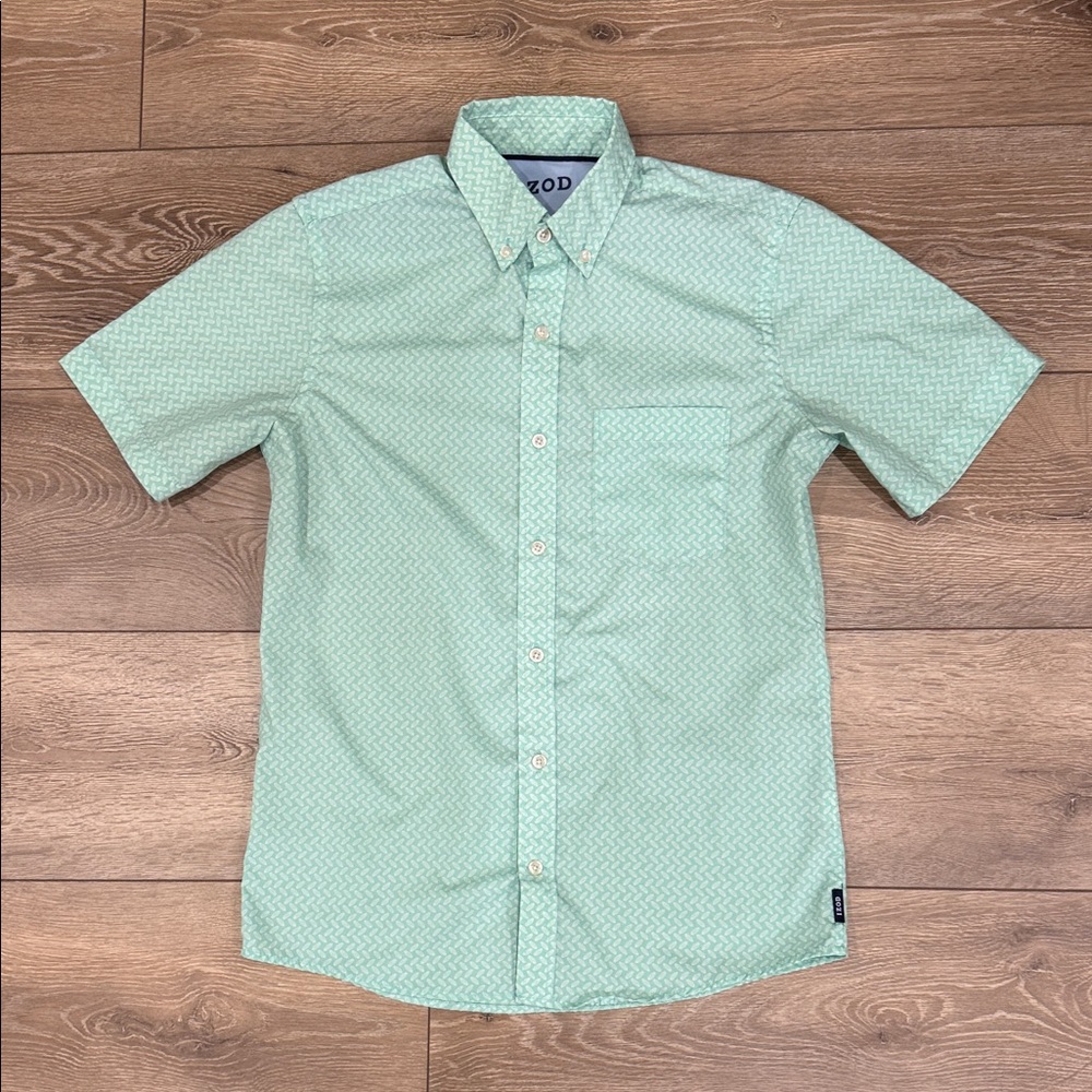 Izod Men's Light Green Casual Button Down Shirt